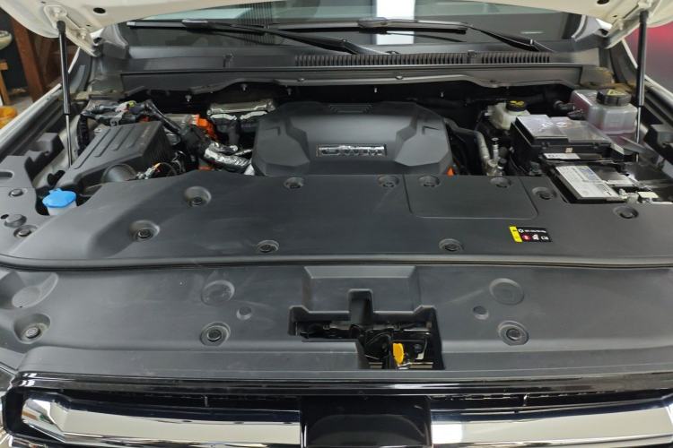 Used Tank 500 New Energy 2023 Hi4-T Engine Bay