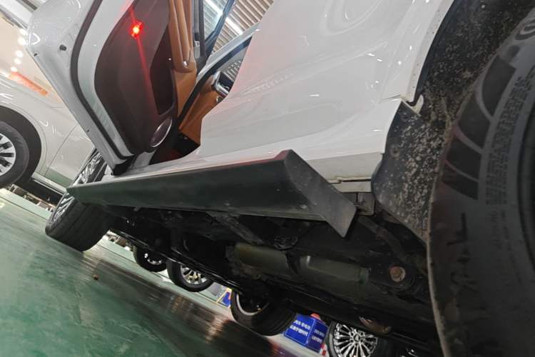 Used Tank 500 New Energy 2023 Hi4-T Left Side Sill