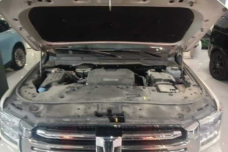 Used Tank 500 New Energy 2023 Hi4-T Engine Bay
