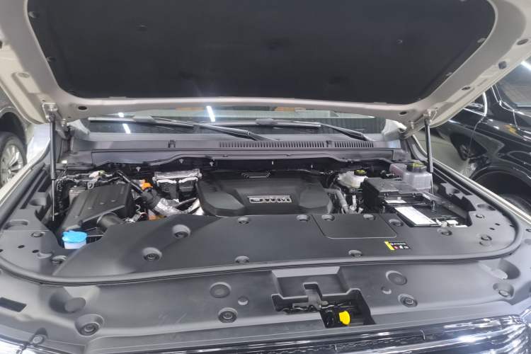 Used Tank 500 New Energy 2023 Hi4-T Engine Bay