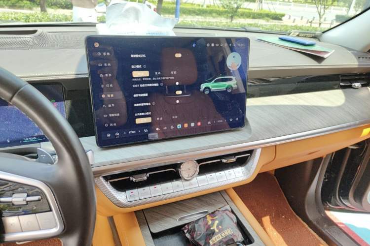 Used Tank 500 New Energy 2024 Hi4-T Audio And AC Panel