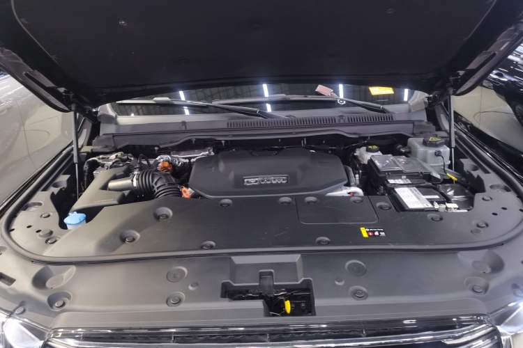 Used Tank 500 New Energy 2024 Hi4-T Engine Bay