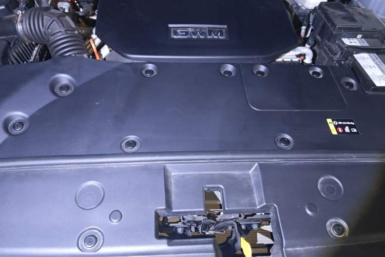 Used Tank 500 New Energy 2024 Hi4-T Engine Bay