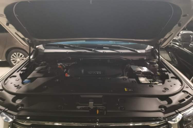 Used Tank 500 New Energy 2024 Hi4-T Engine Bay