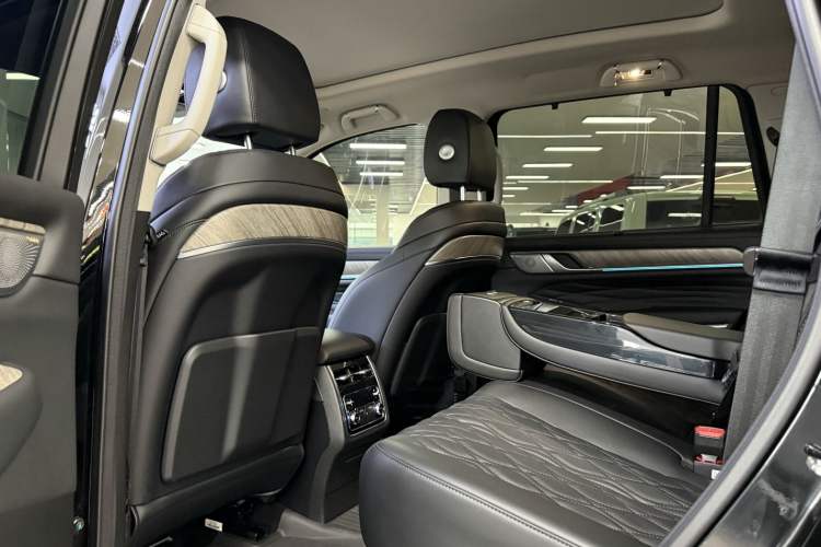 Used Tank 500 New Energy 2024 Hi4-T Black Warrior Edition Interior 3