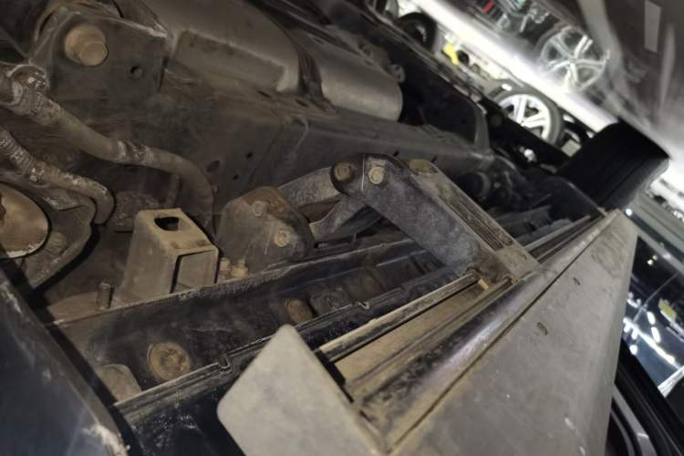 Used Tank 500 New Energy 2024 Hi4-T Left Side Sill