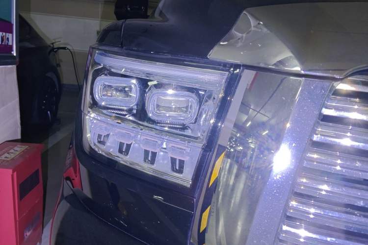 Used Tank 500 New Energy 2024 Hi4-T Right Front Headlight