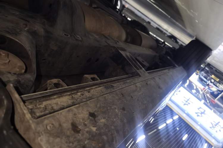 Used Tank 500 New Energy 2024 Hi4-T Right Side Sill