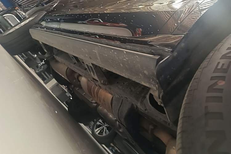 Used Tank 500 New Energy 2024 Hi4-T Right Side Sill