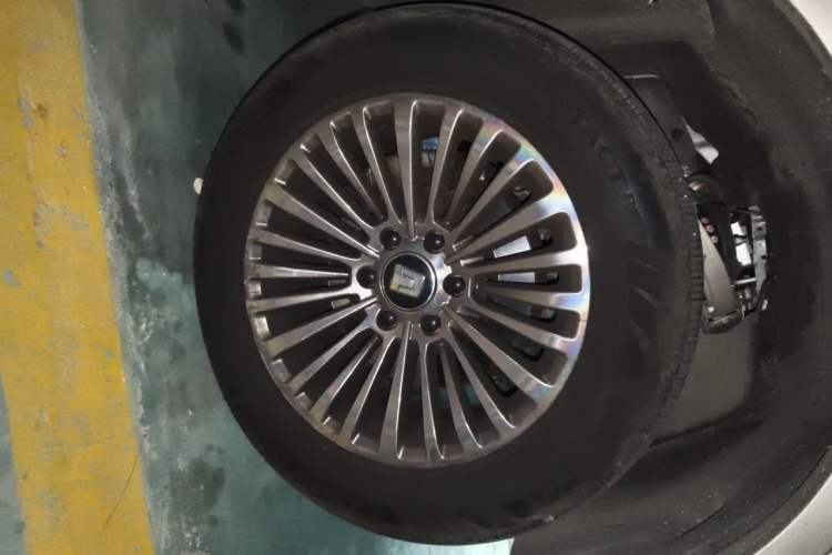 Used Tank 500 New Energy 2024 Hi4-T Right Front Wheel Hub