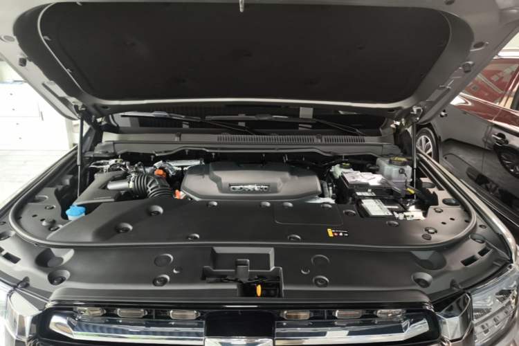 Used Tank 500 New Energy 2024 Hi4-T Engine Bay