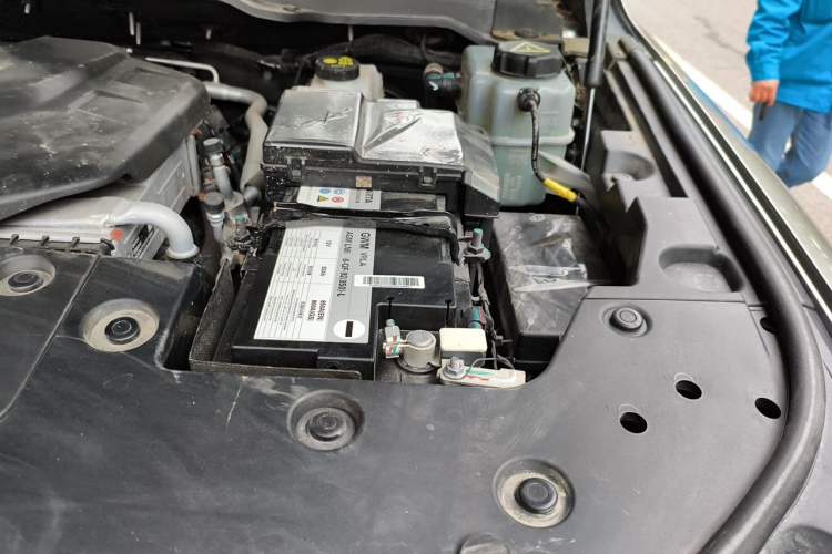 Used Tank 500 New Energy 2024 Hi4-T Engine Bay Left