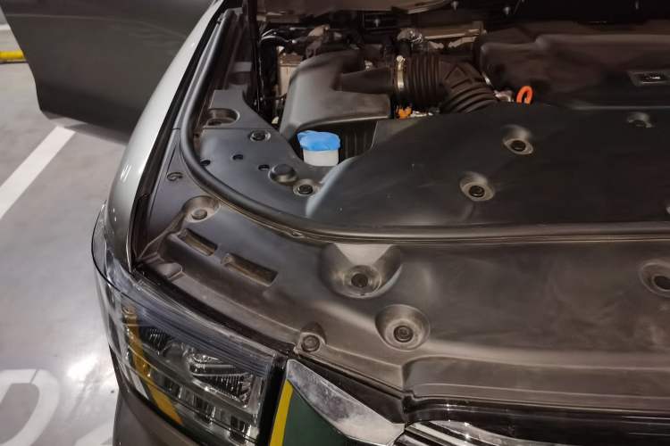 Used Tank 500 New Energy 2024 Hi4-T Engine Bay Right