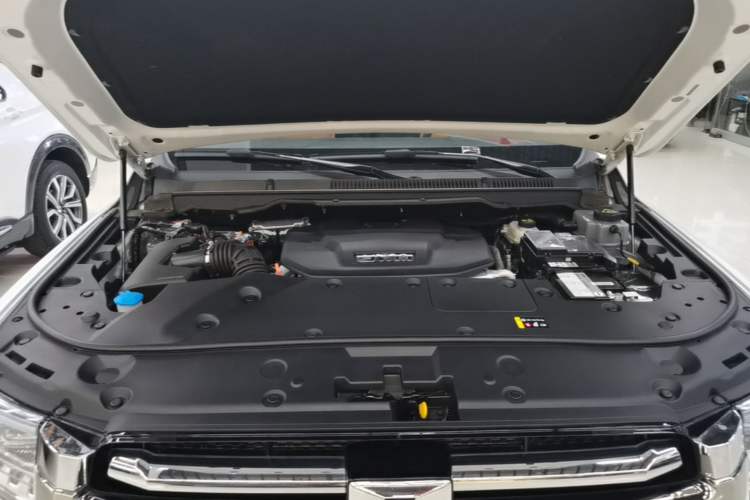 Used Tank 500 New Energy 2024 Hi4-T Engine Bay