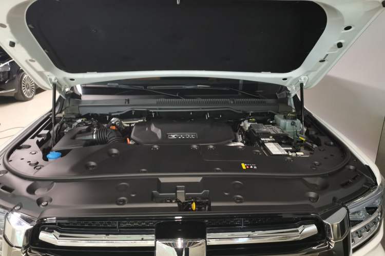 Used Tank 500 New Energy 2024 Hi4-T Engine Bay
