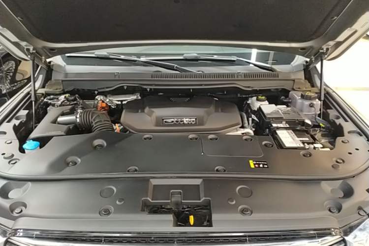 Used Tank 500 New Energy 2024 Hi4-T Engine Bay