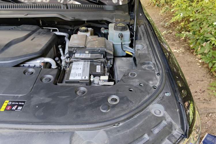 Used Tank 500 New Energy 2025 Hi4-Z Engine Bay Left