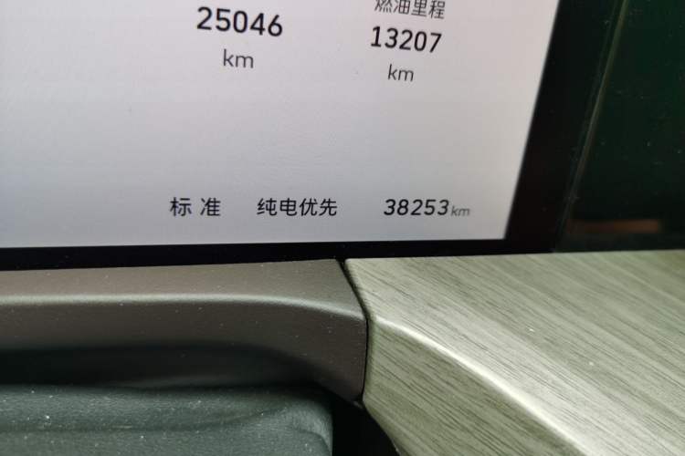 Used Tank 500 New Energy 2025 Hi4-Z Odometer Close Up