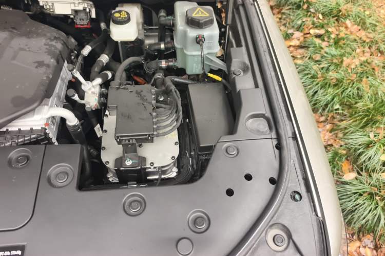 Used Tank 500 New Energy 2025 Hi4-Z Engine Bay Left