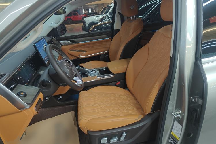 Used Tank 500 New Energy 2025 Hi4-Z Left Front Seat