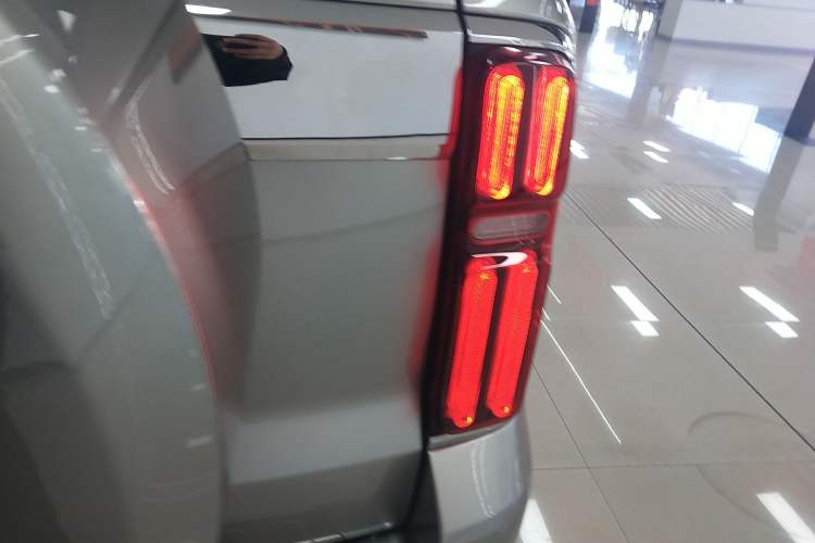 Used Tank 500 New Energy 2025 Hi4-Z Right Rear Taillight