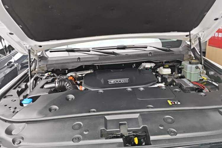 Used Tank 500 New Energy 2025 Hi4-Z Engine Bay