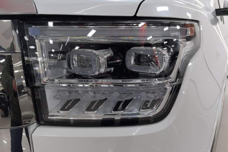 Used Tank 500 New Energy 2025 Hi4-Z Left Front Headlight