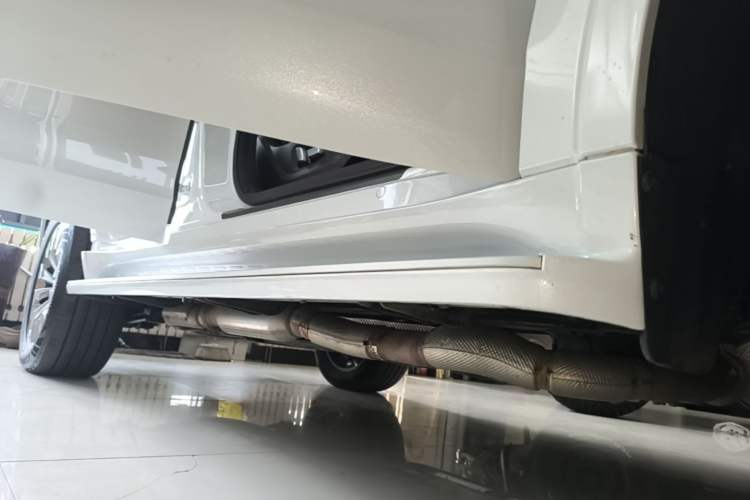 Used Tank 500 New Energy 2025 Hi4-Z Right Side Sill
