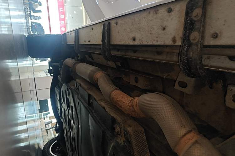 Used Tank 500 New Energy 2025 Hi4-Z Right Side Sill