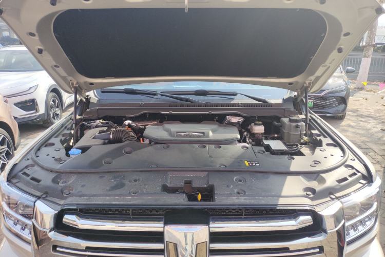 Used Tank 500 New Energy 2025 Hi4-Z Engine Bay