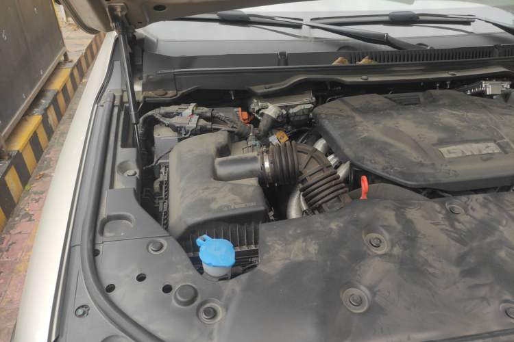 Used Tank 500 New Energy 2025 Hi4-Z Engine Bay Right