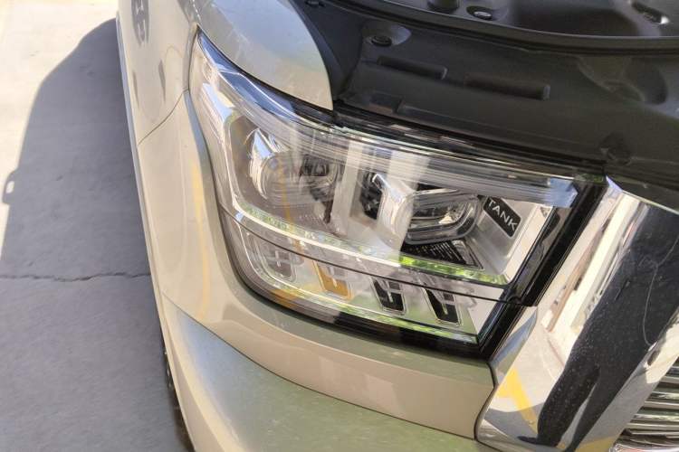 Used Tank 500 New Energy 2025 Hi4-Z Right Front Headlight