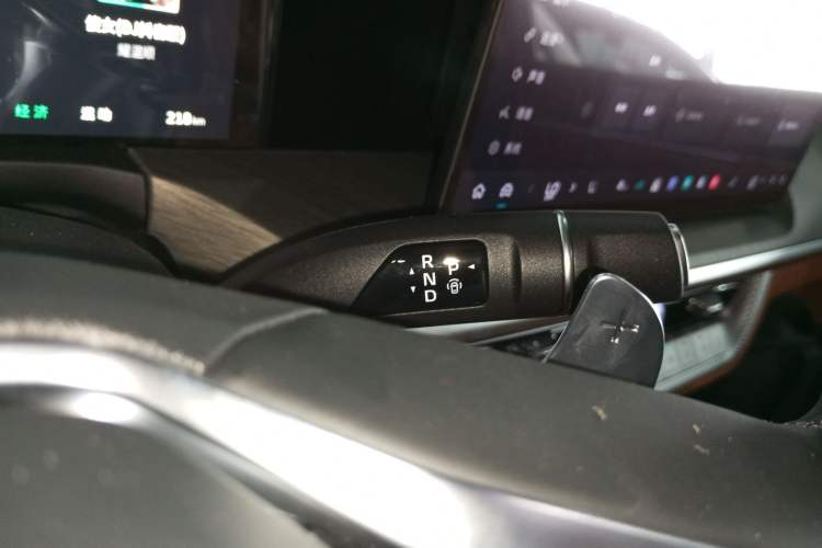Used Tank 500 New Energy 2026 Model—Hi4-T Smart Enjoyment Version Gear Lever