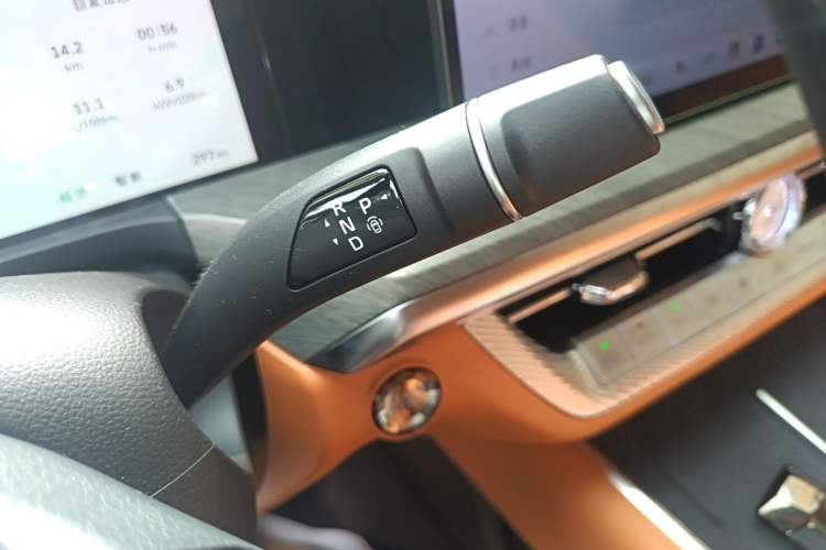 Used Tank 500 New Energy 2026 Model—Hi4-T Smart Enjoyment Version Gear Lever