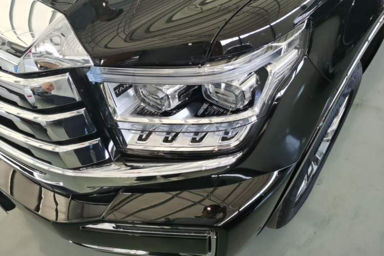 Used Tank 500 New Energy 2026 Model—Hi4-T Smart Enjoyment Version Left Front Headlight