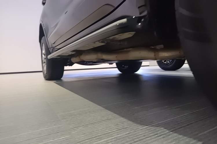 Used Tank 500 New Energy 2026 Model—Hi4-Z Smart Enjoyment Version Right Side Sill