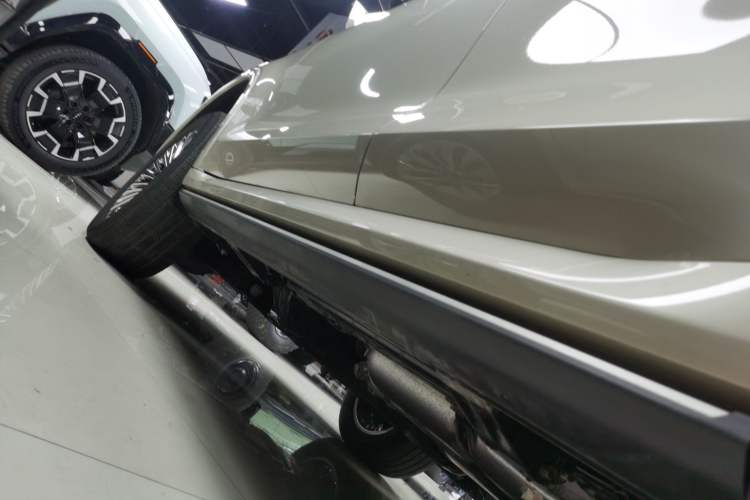 Used Tank 500 New Energy 2026 Model—Hi4-T Standard Version Left Side Sill