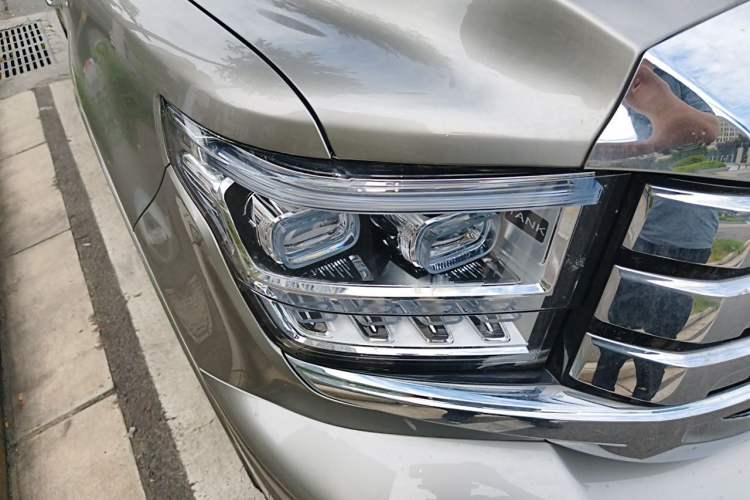 Used Tank 500 New Energy 2026 Model—Hi4-Z Smart Enjoyment Version Right Front Headlight
