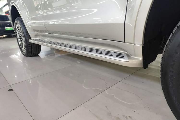 Used Tank 500 New Energy 2026 Model—Hi4-Z Smart Enjoyment Version Right Side Sill