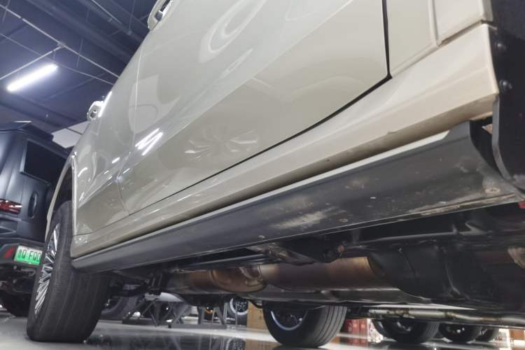 Used Tank 500 New Energy 2026 Model—Hi4-T Standard Version Right Side Sill