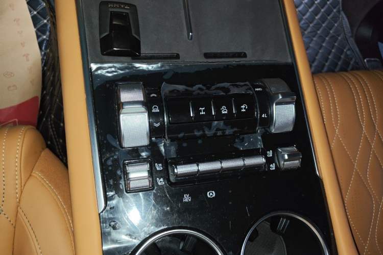 Used Tank 500 New Energy 2026 Model—Hi4-Z Smart Enjoyment Version Gear Lever