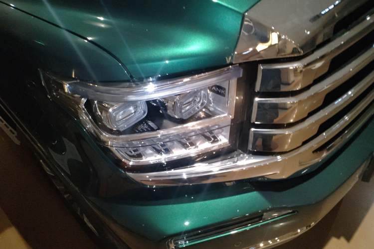 Used Tank 500 New Energy 2026 Model—Hi4-Z Smart Enjoyment Version Right Front Headlight