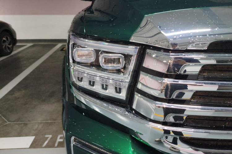 Used Tank 500 New Energy 2026 Model—Hi4-Z Smart Enjoyment Version Right Front Headlight