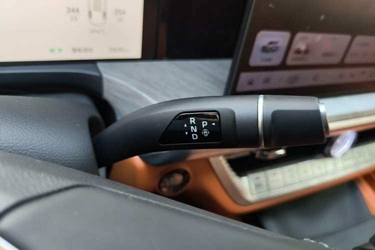 Used Tank 500 New Energy 2026 Model—Hi4-Z Smart Enjoyment Version Gear Lever