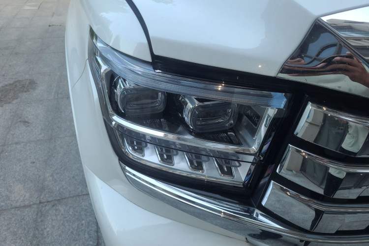 Used Tank 500 New Energy 2026 Model—Hi4-Z Smart Enjoyment Version Right Front Headlight