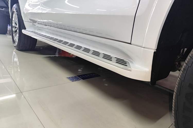 Used Tank 500 New Energy 2026 Model—Hi4-Z Smart Enjoyment Version Right Side Sill