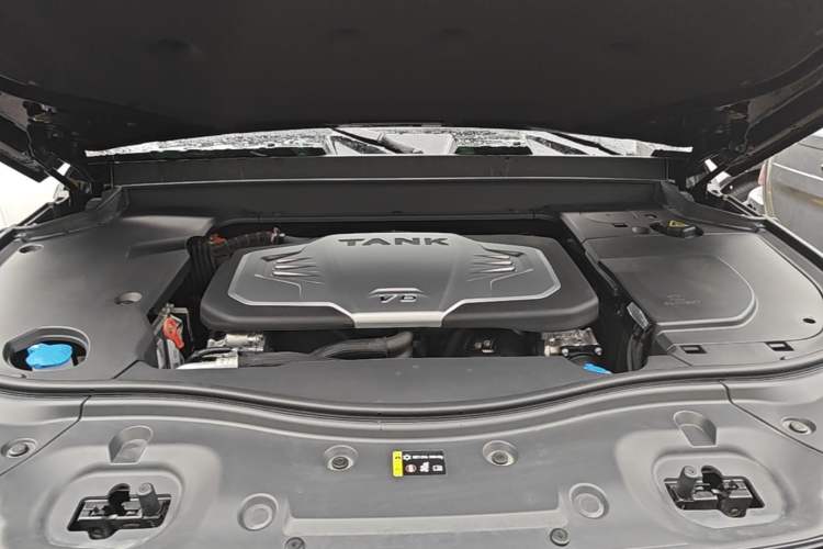 Used Tank 700 New Energy 2024 Hi4-T Extreme Edition Engine Bay