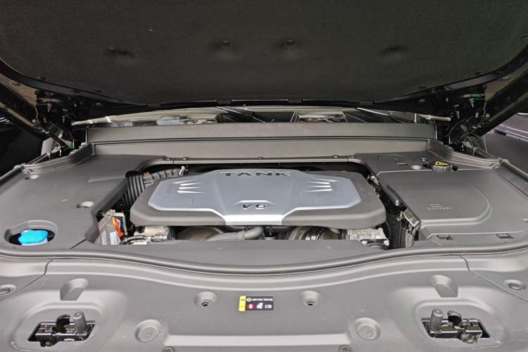 Used Tank 700 New Energy 2024 Hi4-T Extreme Edition Engine Bay