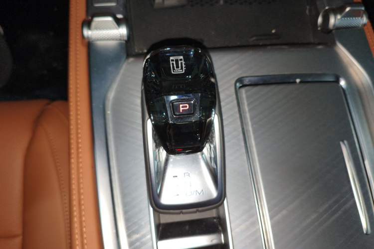 Used Tank 700 New Energy 2024 Hi4-T Extreme Edition Gear Lever