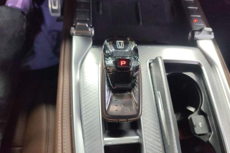 Used Tank 700 New Energy 2024 Hi4-T Extreme Edition Gear Lever